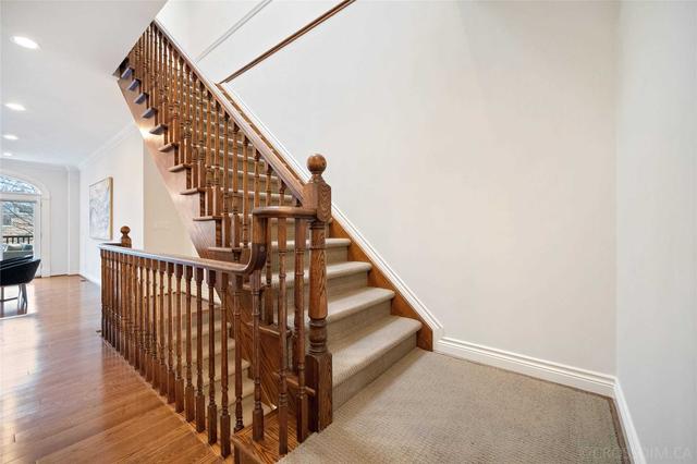 206 Roslin Ave, House detached with 4 bedrooms, 4 bathrooms and 1 parking in Toronto ON | Image 7