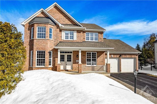 16 Greenhaven Crescent, House detached with 4 bedrooms, 4 bathrooms and 6 parking in Ottawa ON | Image 1