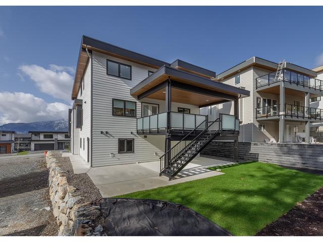 4 - 3385 Mamquam Road, House detached with 6 bedrooms, 7 bathrooms and 5 parking in Squamish BC | Image 10