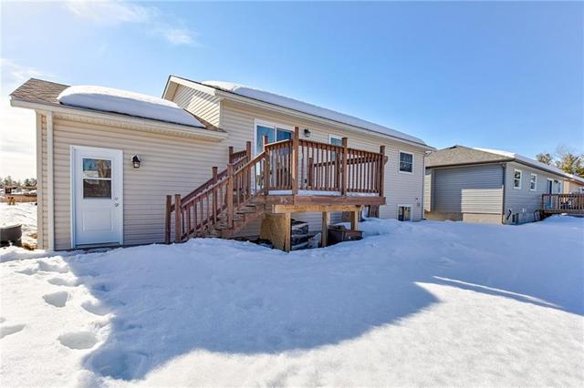 11 Dustin Drive, House detached with 3 bedrooms, 2 bathrooms and 3 parking in Petawawa ON | Image 30