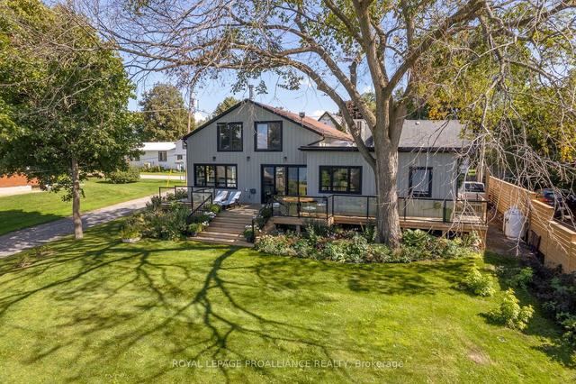 5 Solmes St, House detached with 2 bedrooms, 3 bathrooms and 3 parking in Prince Edward County ON | Image 12