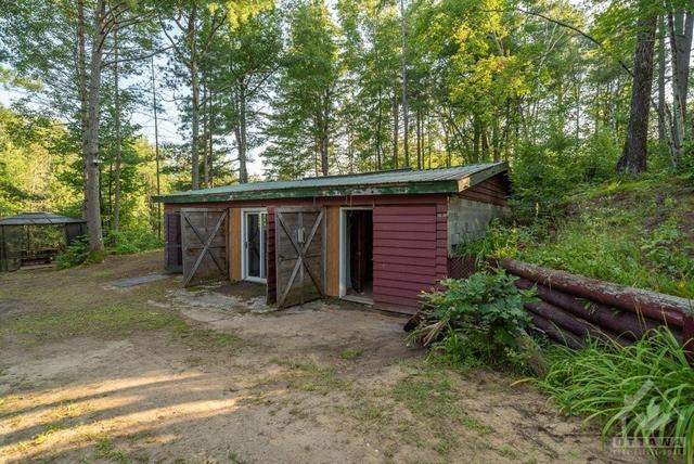 1340 Head Road, House detached with 3 bedrooms, 2 bathrooms and 8 parking in North Frontenac ON | Image 29
