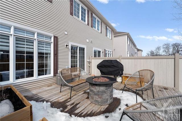 452 Ashbourne Crescent, Townhouse with 3 bedrooms, 3 bathrooms and 3 parking in Ottawa ON | Image 29
