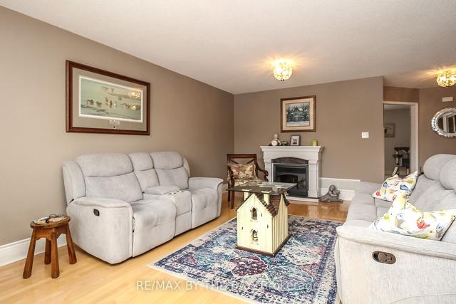 48 Regina Blvd, House detached with 2 bedrooms, 4 bathrooms and 6 parking in Wasaga Beach ON | Image 5