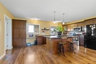 025795 Euphrasia St, Home with 2 bedrooms, 3 bathrooms and 15 parking in Meaford ON | Image 3
