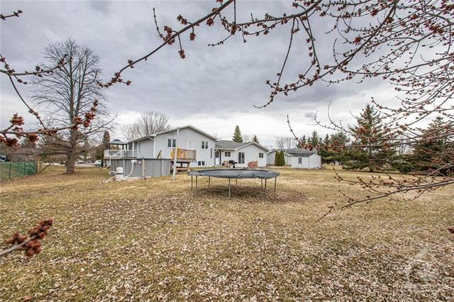 8093 Laurie Lane, House detached with 7 bedrooms, 2 bathrooms and 6 parking in Ottawa ON | Image 23