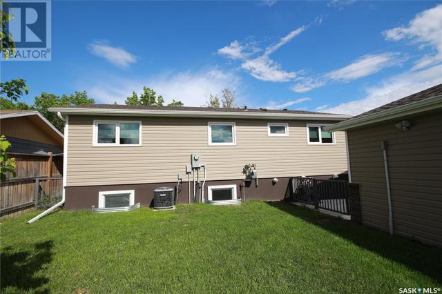 1731 St. Laurent Drive, House detached with 3 bedrooms, 1 bathrooms and null parking in North Battleford CY SK | Image 18