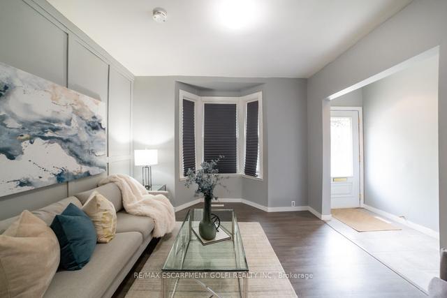 381 Herkimer St, House detached with 2 bedrooms, 1 bathrooms and 0 parking in Hamilton ON | Image 6