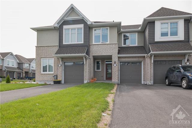 672 Putney Crescent, Townhouse with 3 bedrooms, 3 bathrooms and 3 parking in Ottawa ON | Image 1