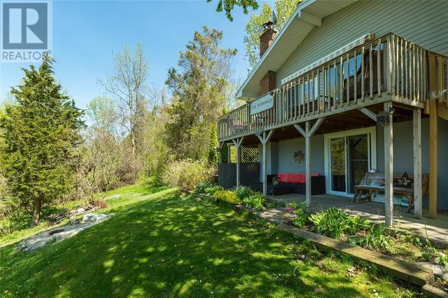 5421 Lake Valley Grove Road, House detached with 3 bedrooms, 2 bathrooms and null parking in Lambton Shores ON | Image 5