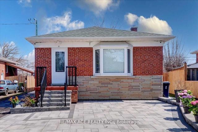 31 Benlight Cres, House detached with 3 bedrooms, 4 bathrooms and 6 parking in Toronto ON | Image 23