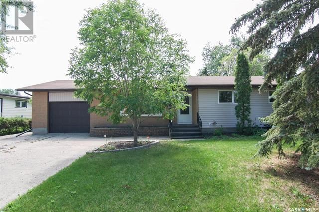 450 Parkview Road, House detached with 4 bedrooms, 2 bathrooms and null parking in Yorkton SK | Image 8