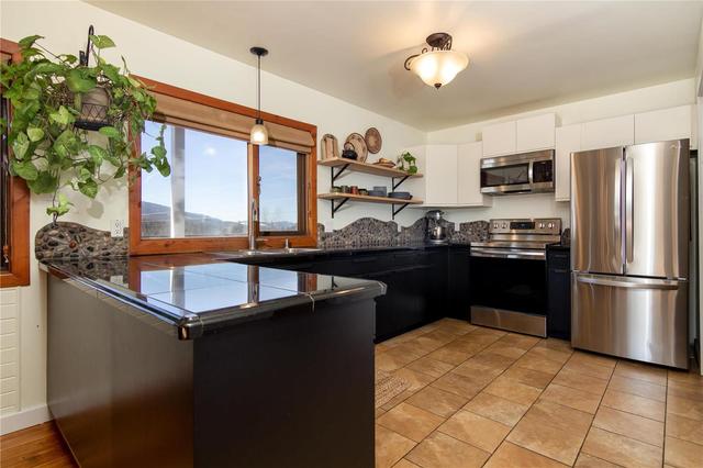 575 North Fork Road, House detached with 4 bedrooms, 2 bathrooms and 2 parking in North Okanagan E BC | Image 12