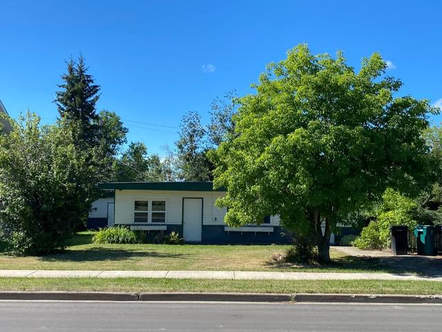 1017 4 Avenue, House detached with 2 bedrooms, 1 bathrooms and 2 parking in Beaverlodge AB | Image 1