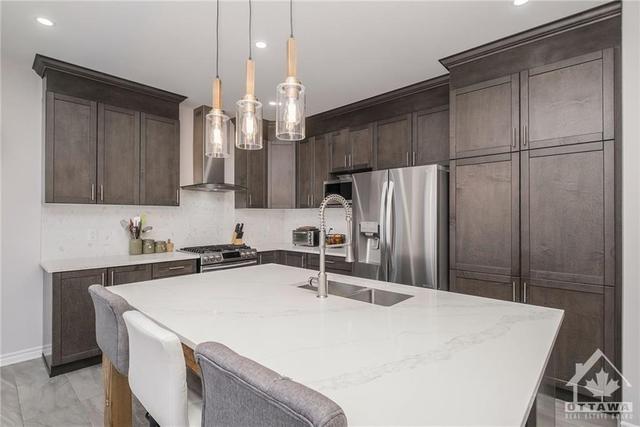1111 Apolune Street, House detached with 4 bedrooms, 3 bathrooms and 4 parking in Ottawa ON | Image 7