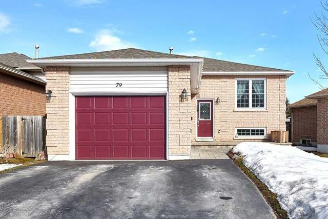 79 Chalmers Dr, House detached with 2 bedrooms, 2 bathrooms and 4 parking in Barrie ON | Image 1