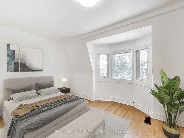 985 Shaw St, House detached with 4 bedrooms, 2 bathrooms and 0 parking in Toronto ON | Image 11