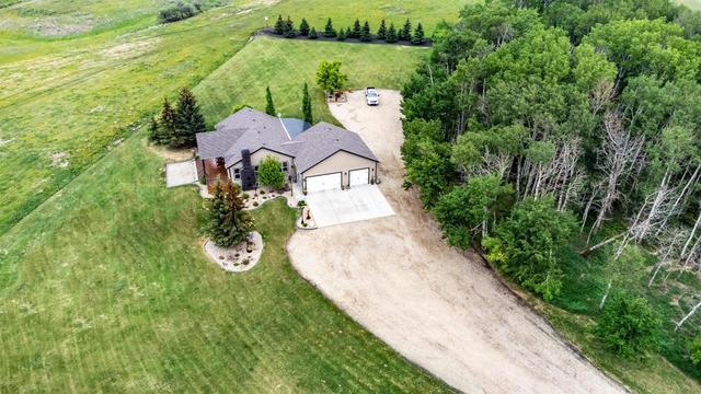 27540 Township Road 372, House detached with 5 bedrooms, 3 bathrooms and null parking in Red Deer County AB | Image 2