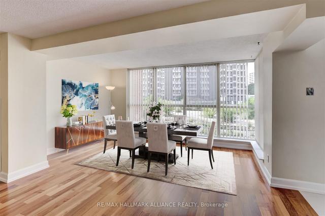 544 - 24 Southport St, Condo with 2 bedrooms, 1 bathrooms and 1 parking in Toronto ON | Image 9