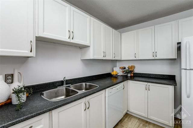 2112 - 665 Bathgate Drive, Condo with 3 bedrooms, 2 bathrooms and 1 parking in Ottawa ON | Image 20
