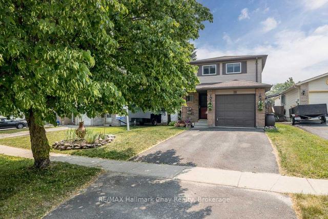 19 Sinclair Crt, House detached with 3 bedrooms, 2 bathrooms and 3 parking in Barrie ON | Image 1