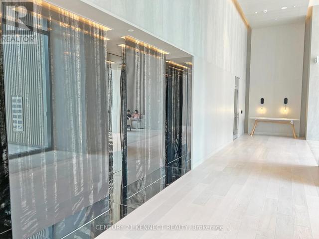 4003 - 55 Cooper St, Condo with 1 bedrooms, 1 bathrooms and 0 parking in Toronto ON | Image 4