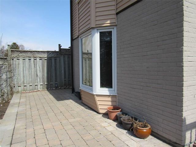 80 Labrador Dr, House detached with 1 bedrooms, 1 bathrooms and 1 parking in Oshawa ON | Image 7