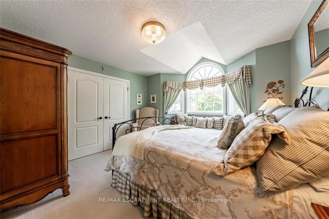 215 Valridge Dr, House detached with 4 bedrooms, 5 bathrooms and 4 parking in Hamilton ON | Image 13