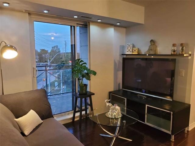 406 - 7730 Kipling Ave, Condo with 2 bedrooms, 2 bathrooms and 2 parking in Vaughan ON | Image 2
