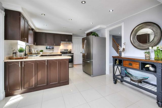 80 Hubert St, House detached with 4 bedrooms, 2 bathrooms and 3 parking in Cambridge ON | Image 8