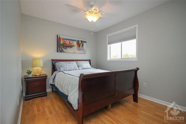 6733 Tooney Drive, House detached with 3 bedrooms, 3 bathrooms and 5 parking in Ottawa ON | Image 17