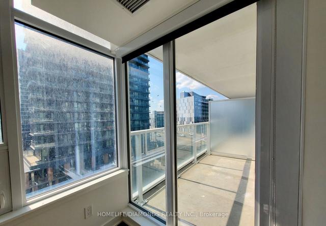 816 - 19 Bathurst St, Condo with 1 bedrooms, 1 bathrooms and 0 parking in Toronto ON | Image 2