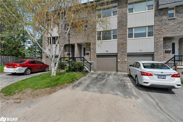 2 North Street, House attached with 3 bedrooms, 1 bathrooms and 2 parking in Barrie ON | Image 1