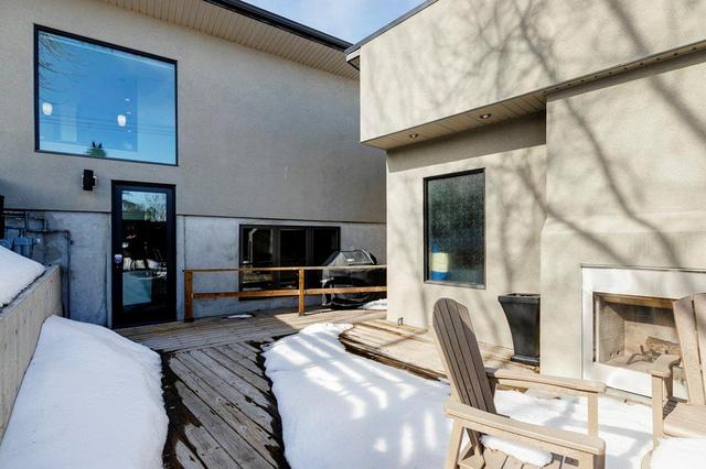 28 Meadowlark Crescent Sw, House detached with 4 bedrooms, 3 bathrooms and 2 parking in Calgary AB | Image 34