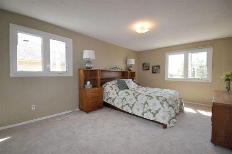 984 Ferndale Cres, House detached with 4 bedrooms, 3 bathrooms and 4 parking in Newmarket ON | Image 6