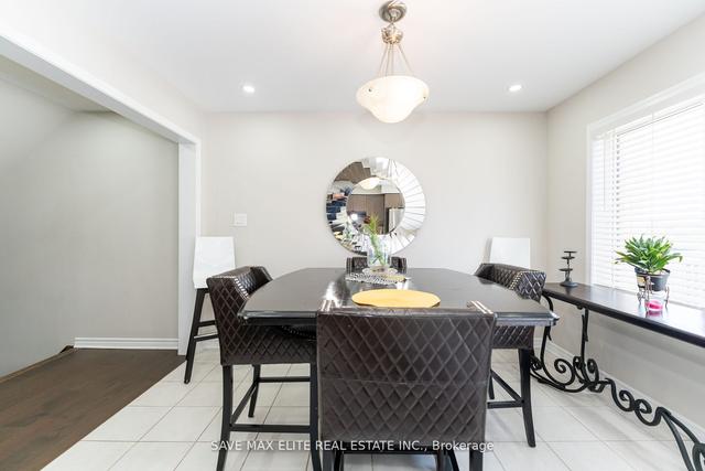 30 Metro Cres, House attached with 3 bedrooms, 3 bathrooms and 4 parking in Brampton ON | Image 4