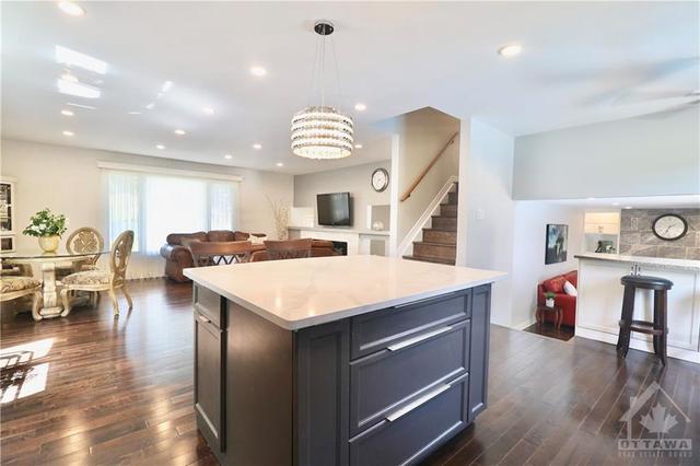 36 Fieldgate Drive, House detached with 4 bedrooms, 4 bathrooms and 6 parking in Ottawa ON | Image 9