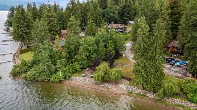 2781 Southwind Road, House detached with 7 bedrooms, 5 bathrooms and 4 parking in Columbia Shuswap F BC | Image 4