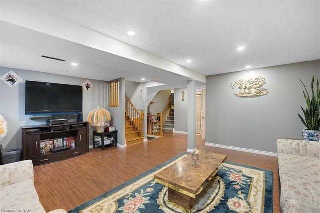 32 Dundonald St, House detached with 3 bedrooms, 2 bathrooms and 13 parking in St. Catharines ON | Image 20