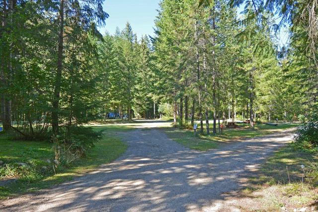 5730 Cedar Creek Road, House detached with 3 bedrooms, 3 bathrooms and null parking in Central Kootenay H BC | Image 87
