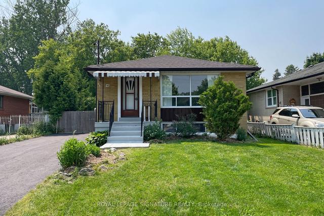 46 Mossbank Dr, House detached with 3 bedrooms, 2 bathrooms and 4 parking in Toronto ON | Image 1