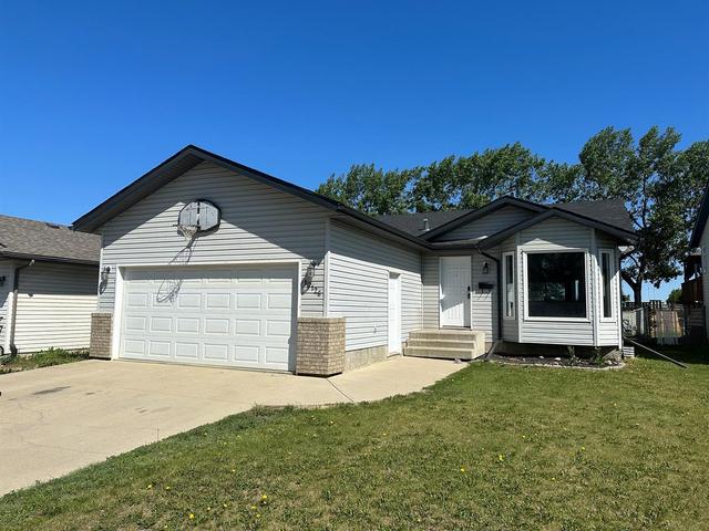 10126 115 Avenue, House detached with 3 bedrooms, 2 bathrooms and 4 parking in Grande Prairie AB | Image 1