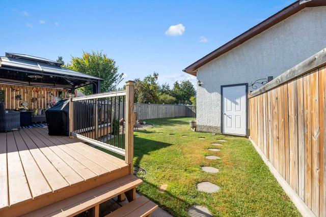 204 Wapiti Crescent, House detached with 3 bedrooms, 3 bathrooms and 5 parking in Wood Buffalo AB | Image 3