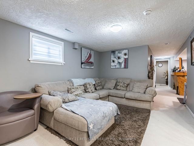 10 Deeside Cres, House semidetached with 3 bedrooms, 2 bathrooms and 7 parking in Brampton ON | Image 11