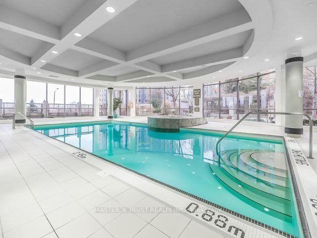 2903 - 3880 Duke Of York Blvd, Condo with 2 bedrooms, 2 bathrooms and 1 parking in Mississauga ON | Image 11