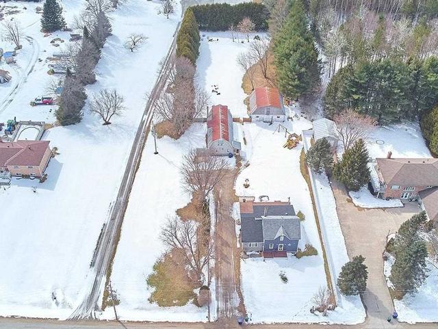 450 Cedar Point Rd, House detached with 3 bedrooms, 1 bathrooms and 16 parking in Tiny ON | Image 1