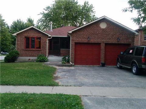 01 Ferguson Dr, House detached with 3 bedrooms, 3 bathrooms and 2 parking in Barrie ON | Image 1