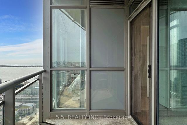 4503 - 21 Iceboat Terr, Condo with 1 bedrooms, 1 bathrooms and 1 parking in Toronto ON | Image 7