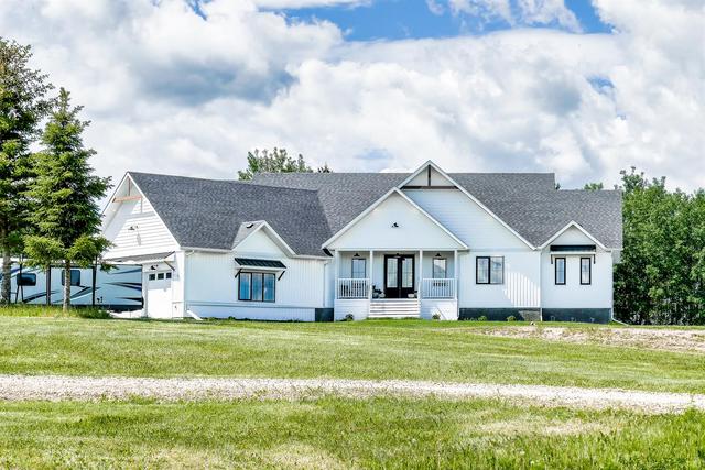 38 113033 Township Road 592, House detached with 3 bedrooms, 2 bathrooms and 6 parking in Woodlands County AB | Image 1