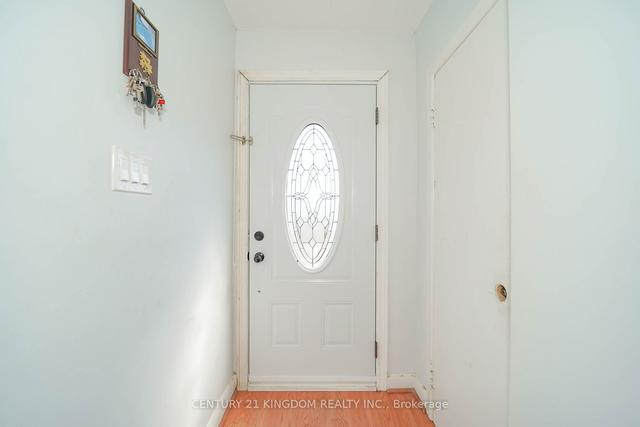 50 Mackinac Cres, House detached with 3 bedrooms, 4 bathrooms and 3 parking in Toronto ON | Image 3